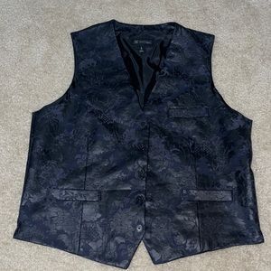 Men’s Large vest, practically new!